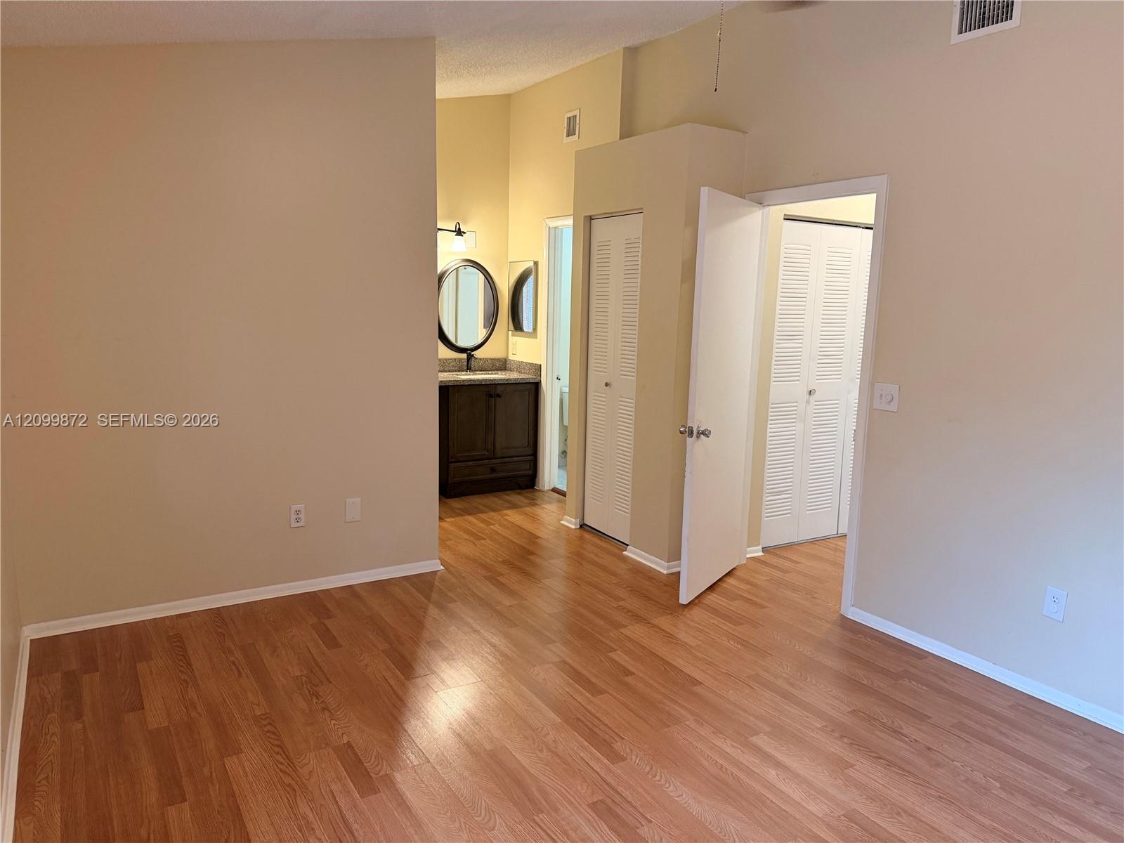 1209 Sussex Drive Property Photo 12