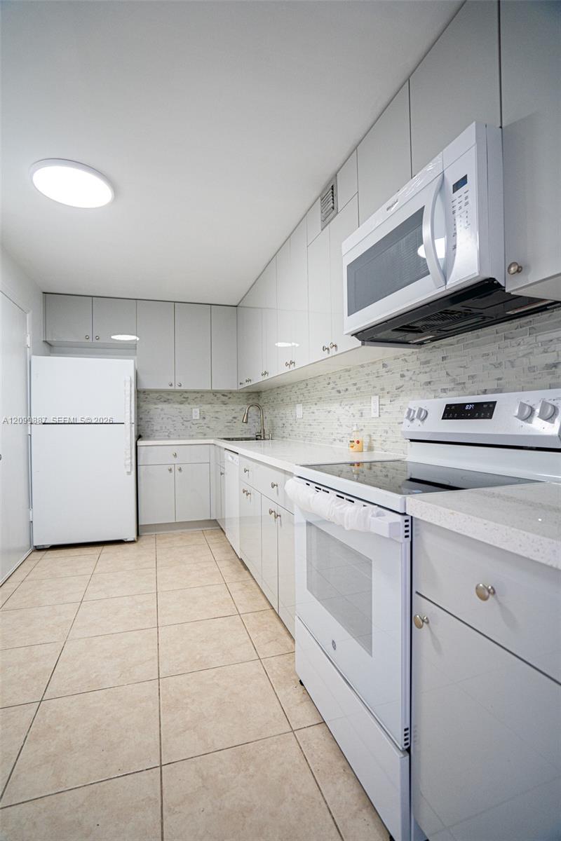 1849 S Ocean Drive 1509 Property Photo 15
