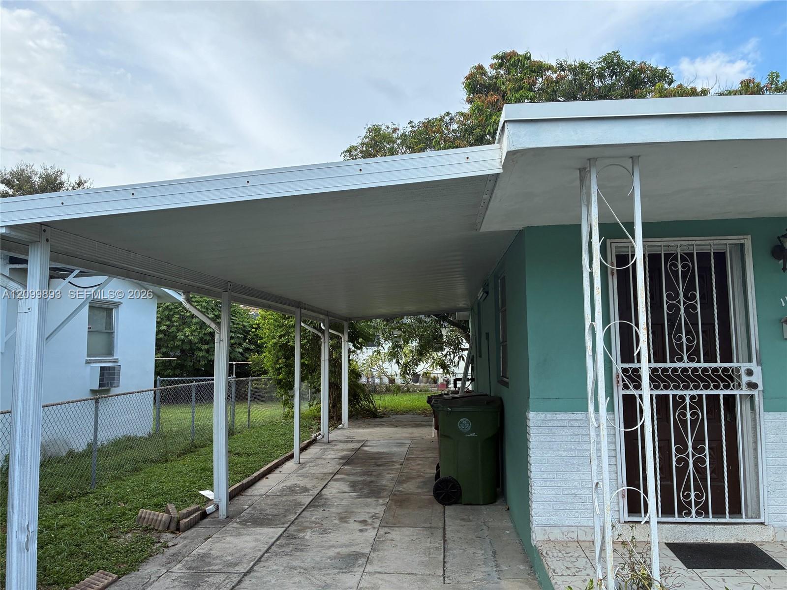 1155 W 33rd Place Property Photo 2