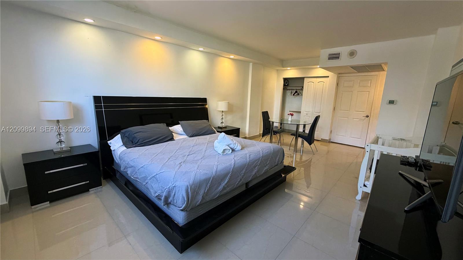 19370 Collins Avenue 201 Property Photo 12