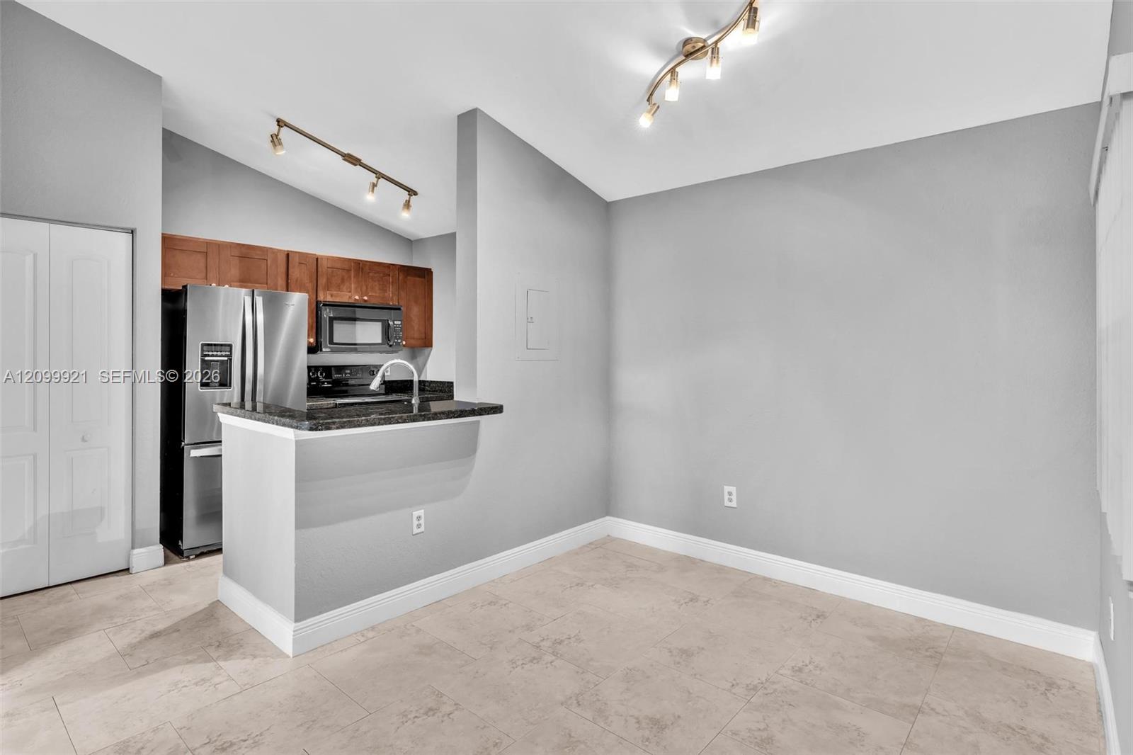 2881 N Oakland Forest Drive 307 Property Photo 1