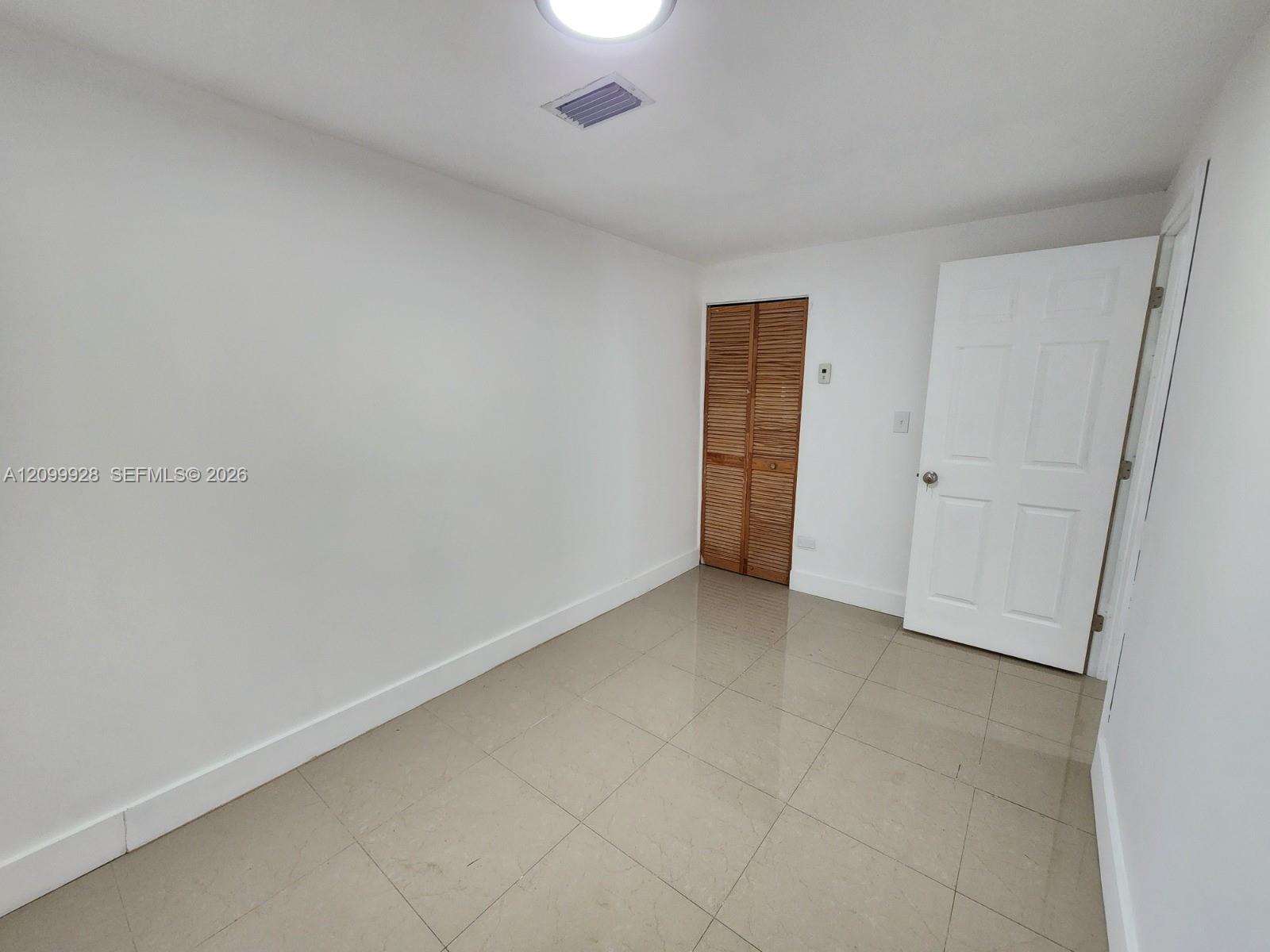 520 E 49th Street Property Photo 4