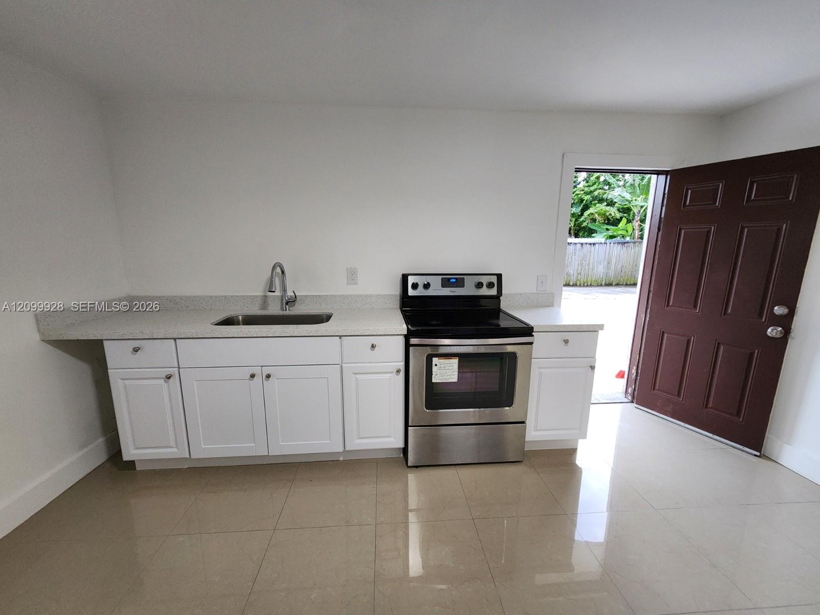 520 E 49th Street Property Photo 7