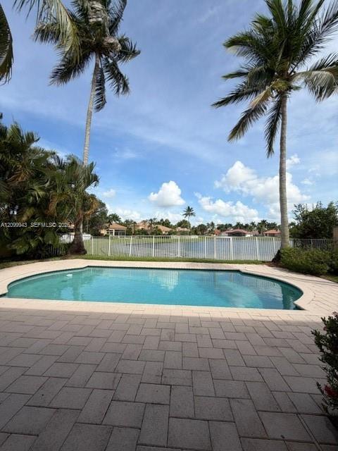 A12099943 Property Photo 4