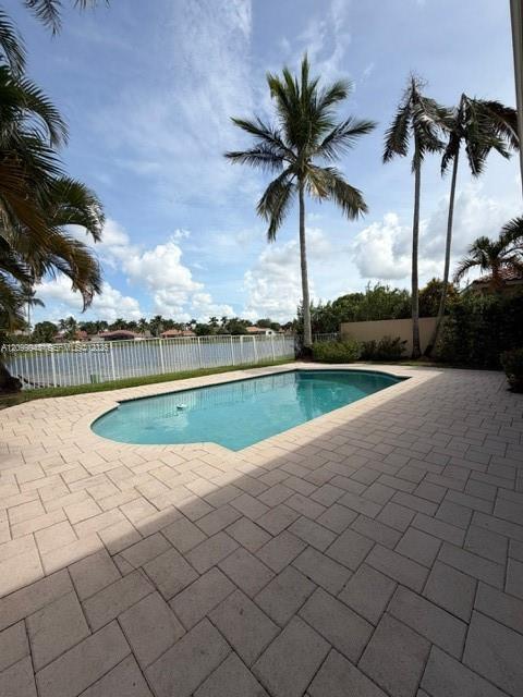 A12099943 Property Photo 6