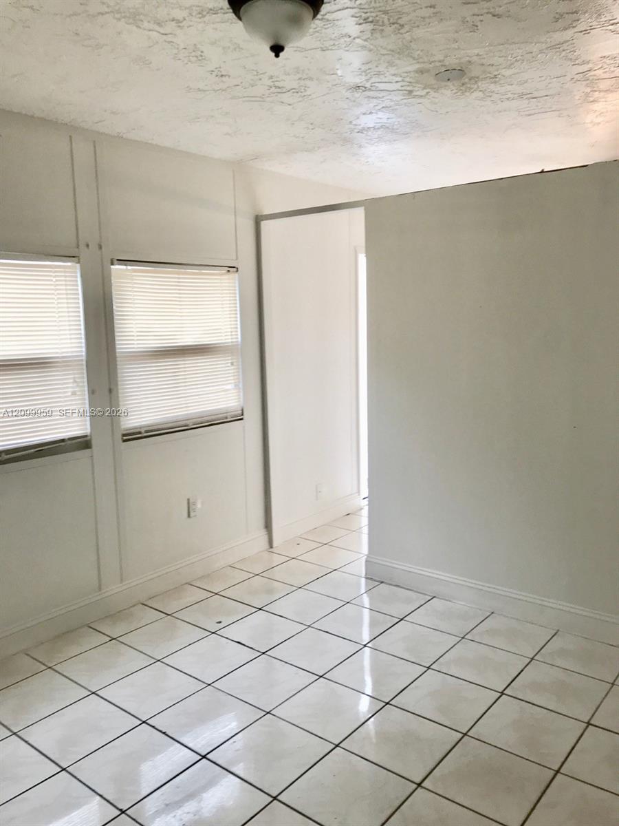 A12099959 Property Photo 4