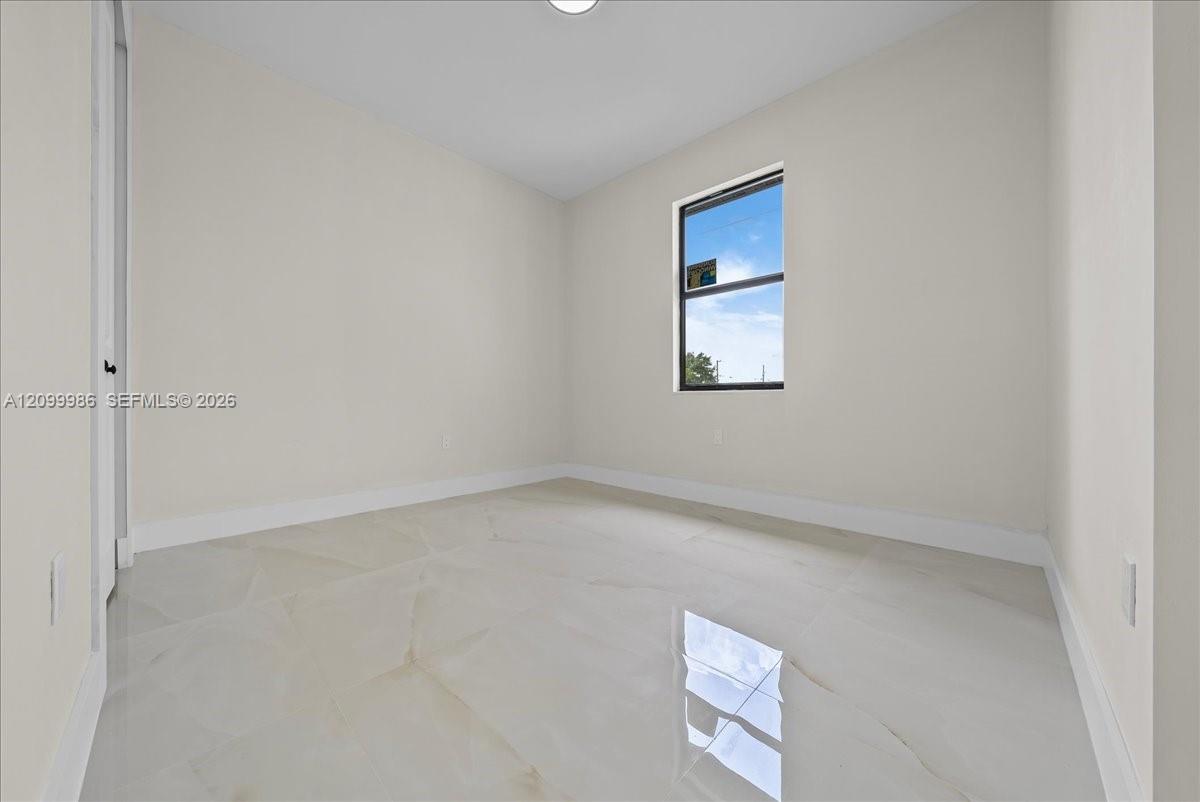 1025 Marshall Avenue S Property Photo 4