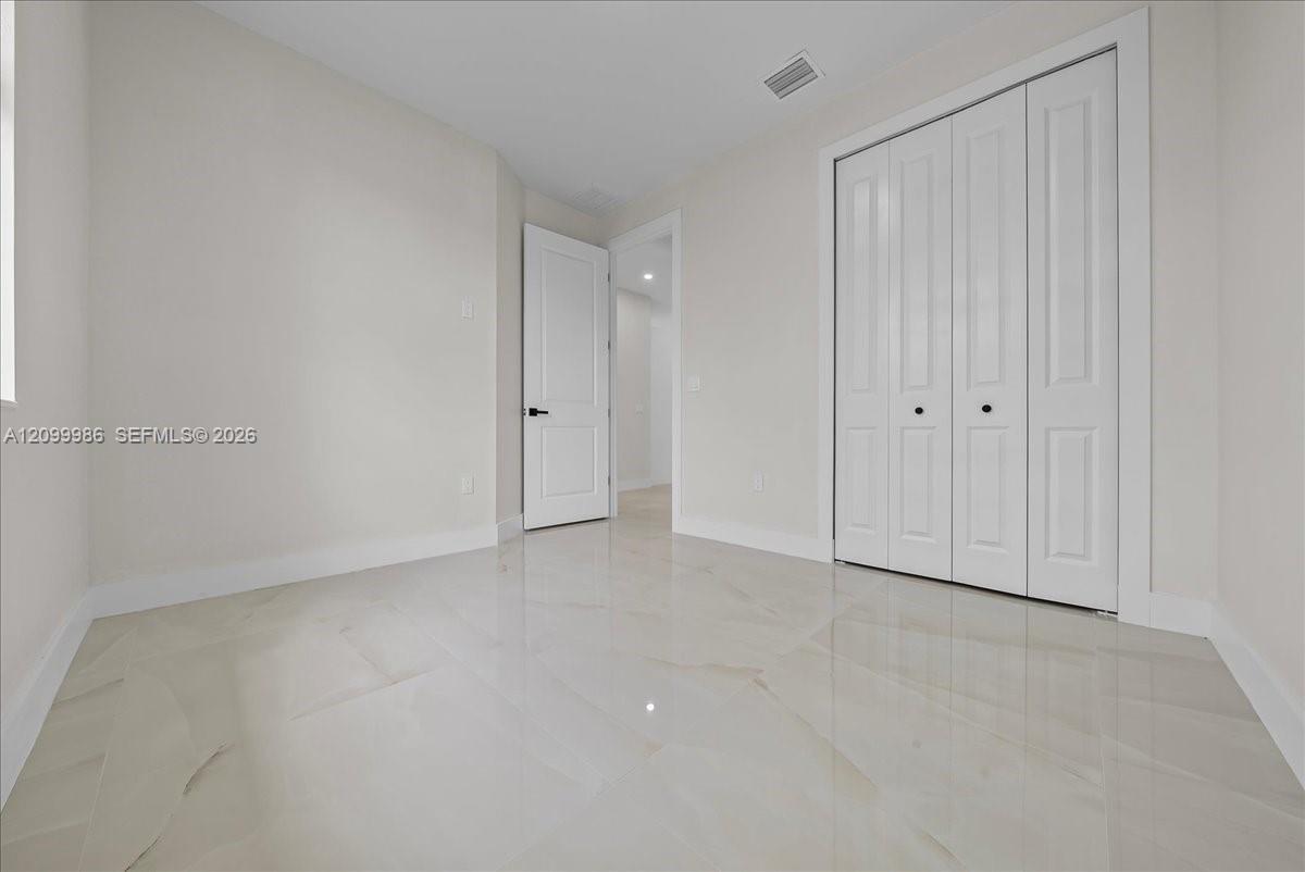 1025 Marshall Avenue S Property Photo 5
