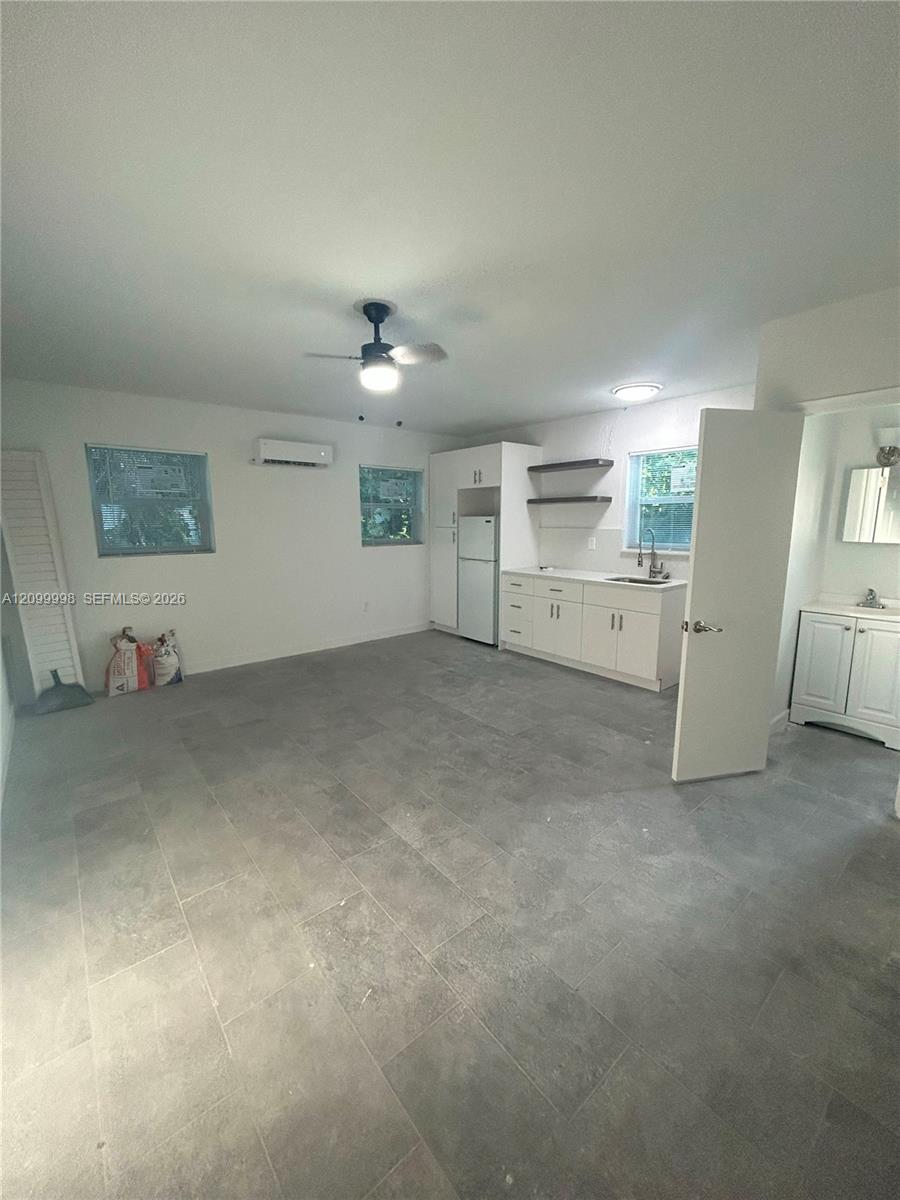 1220 Ne 110th Terrace C Property Photo 2