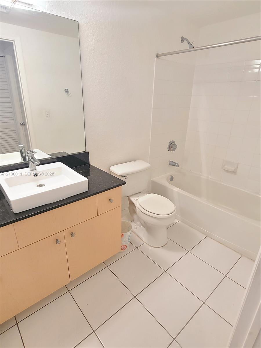 2541 Centergate Drive 101 Property Photo 12