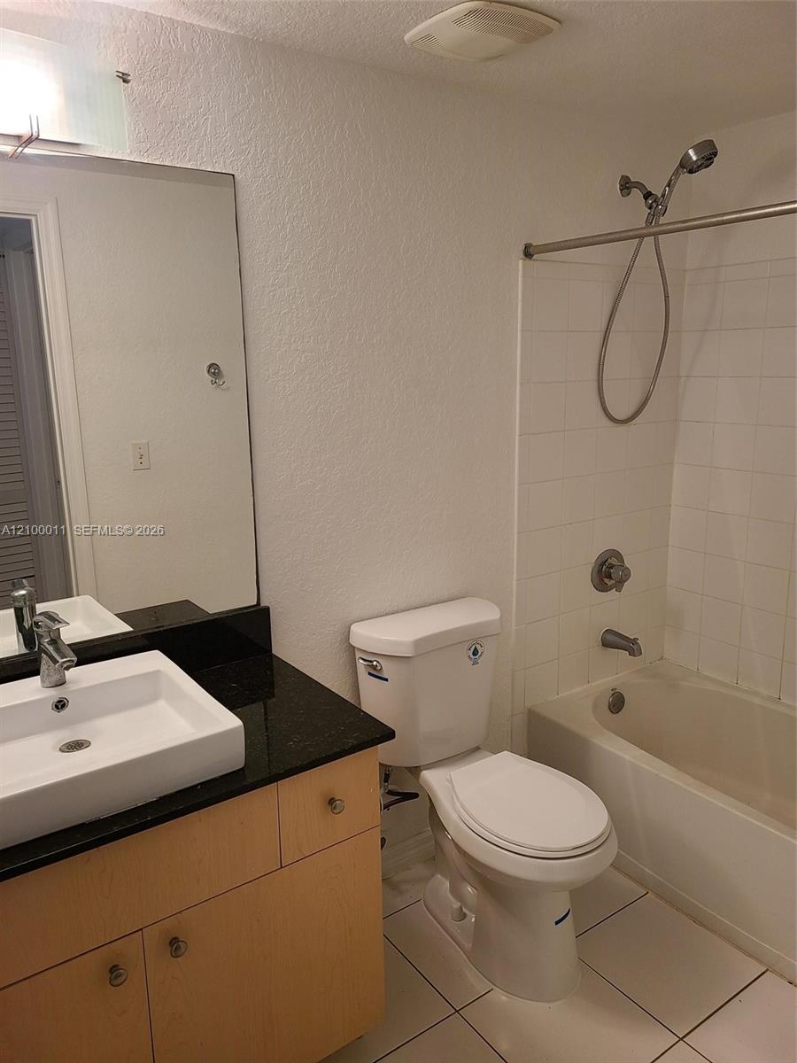 2541 Centergate Drive 101 Property Photo 19