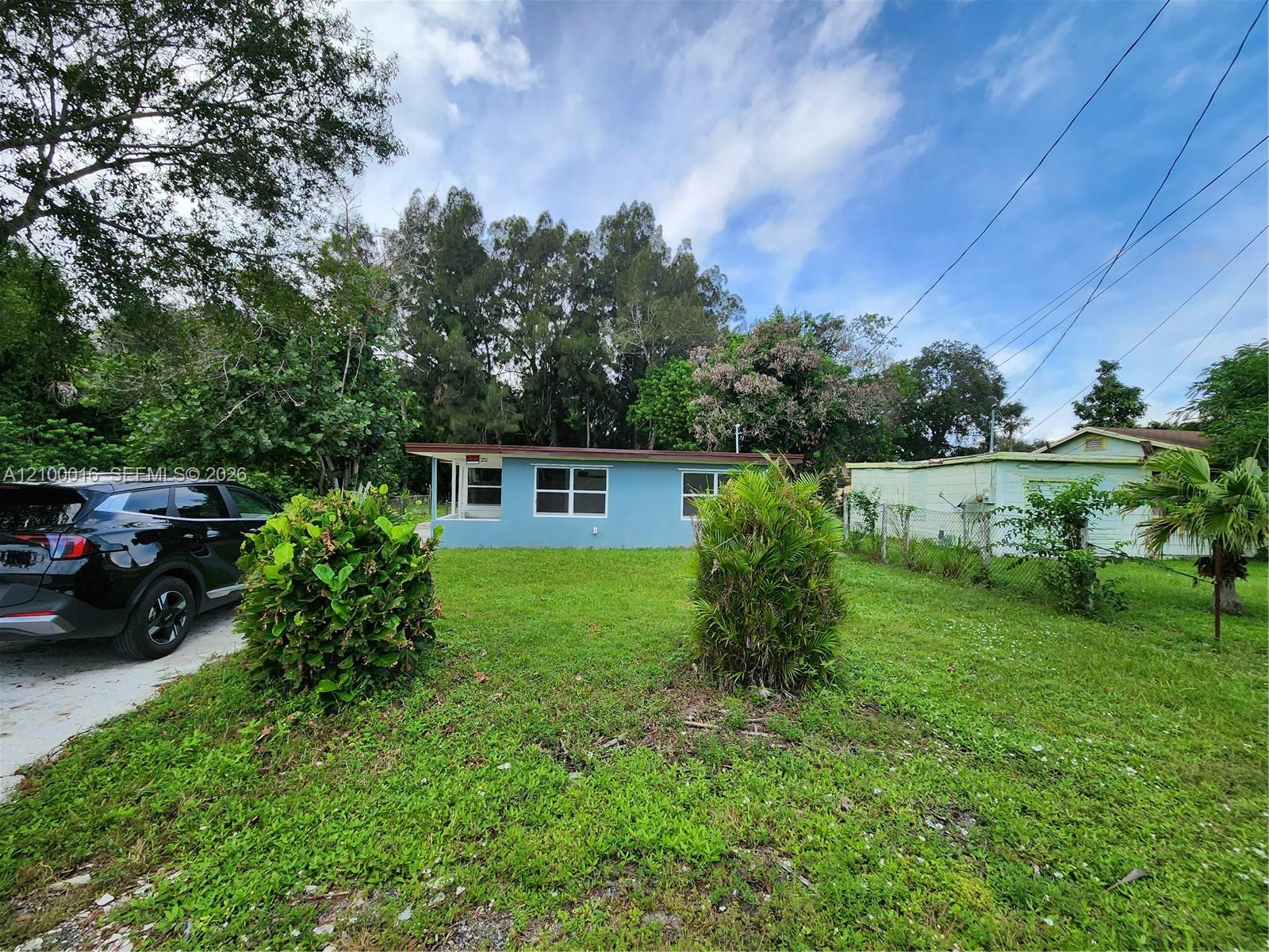 1901 N 49th Street Property Photo 1