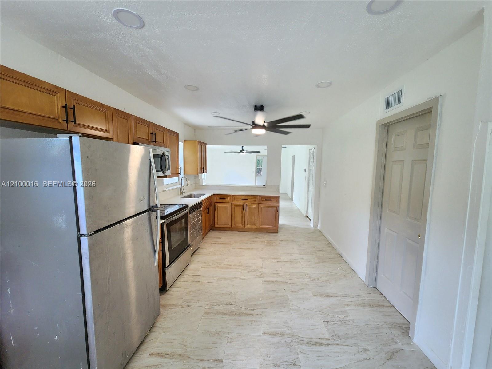 1901 N 49th Street Property Photo 17