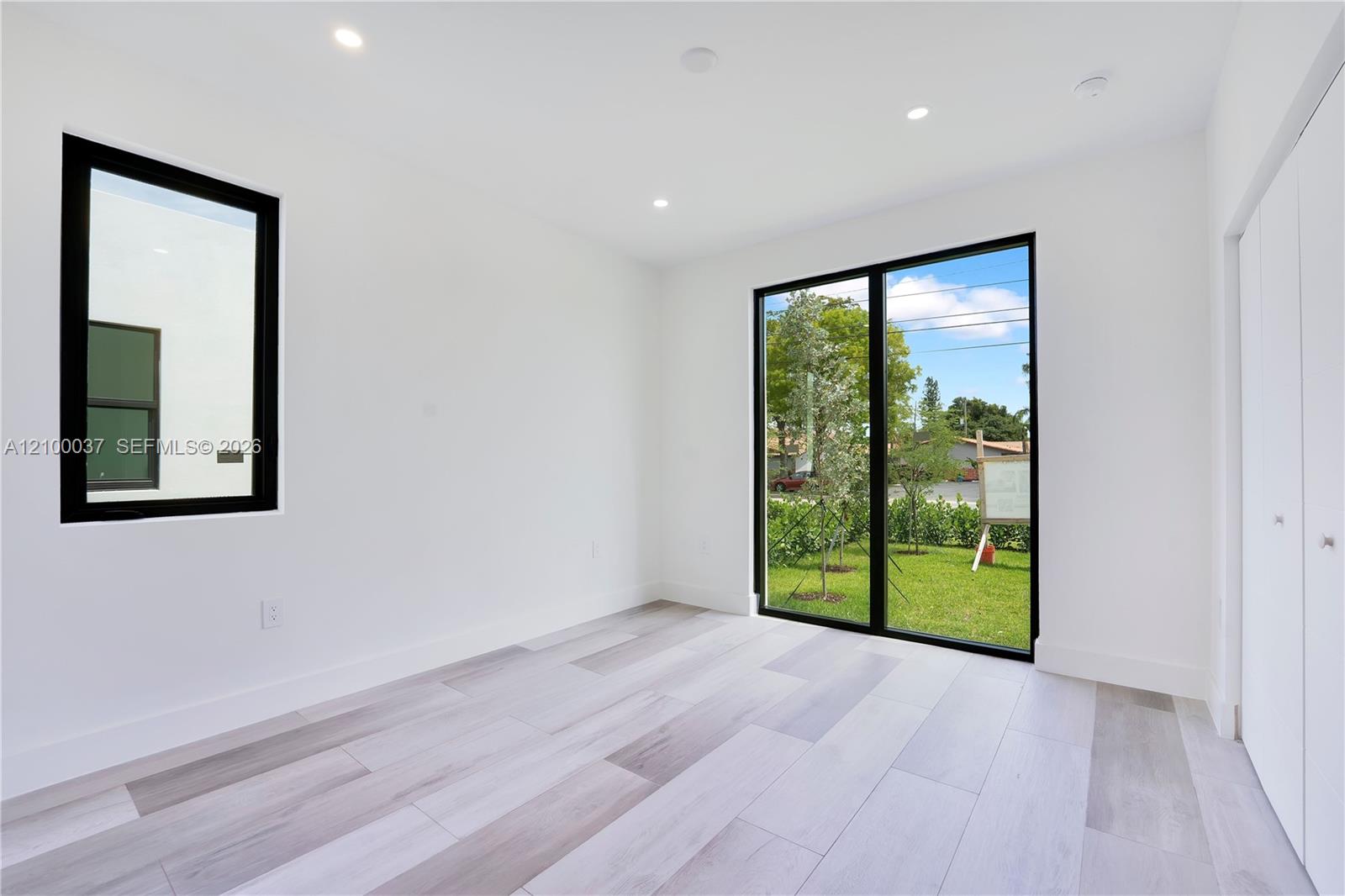 2665 Johnson Street Property Photo 17
