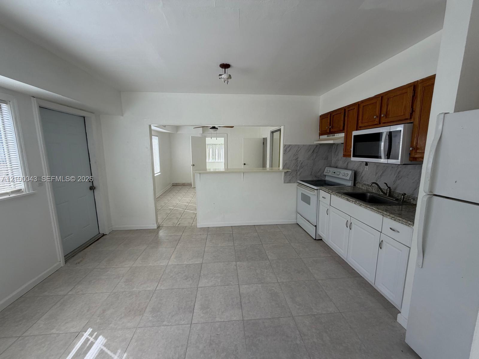 1637 Mayo Street 1637 Property Photo 4