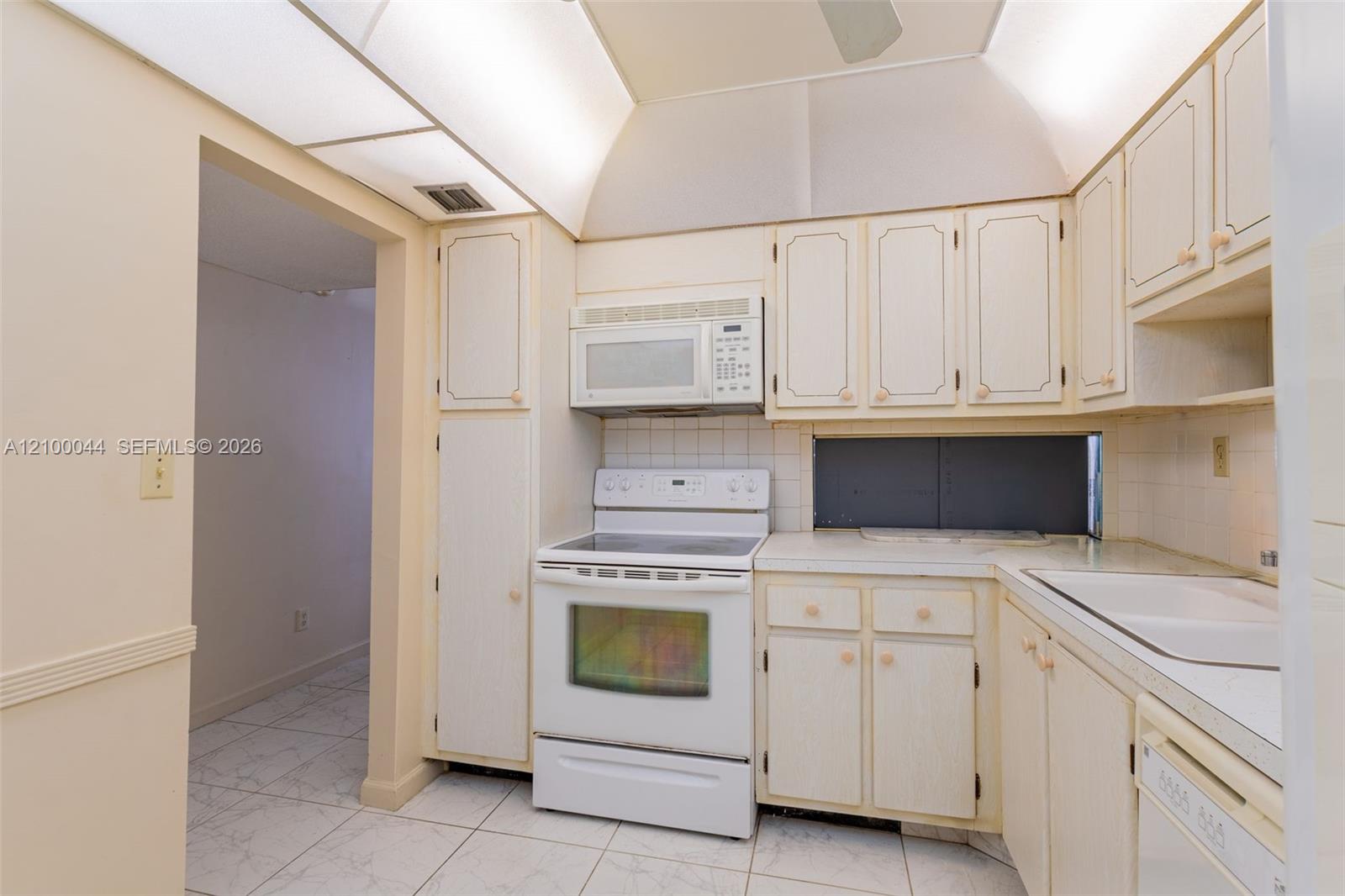 1849 S Ocean Drive 1606 Property Photo 4