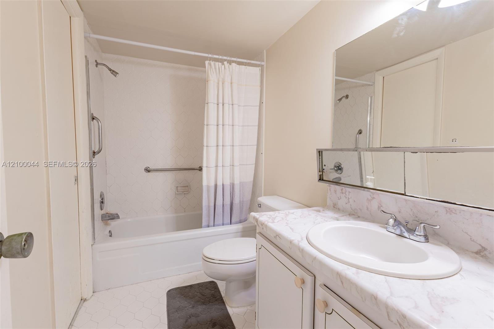 1849 S Ocean Drive 1606 Property Photo 15
