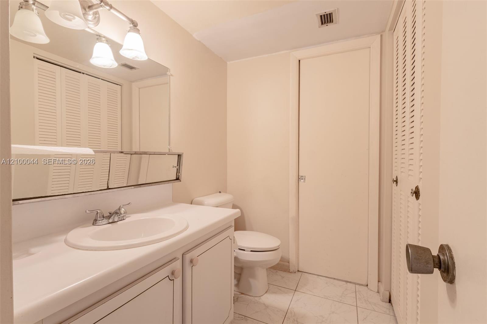1849 S Ocean Drive 1606 Property Photo 16