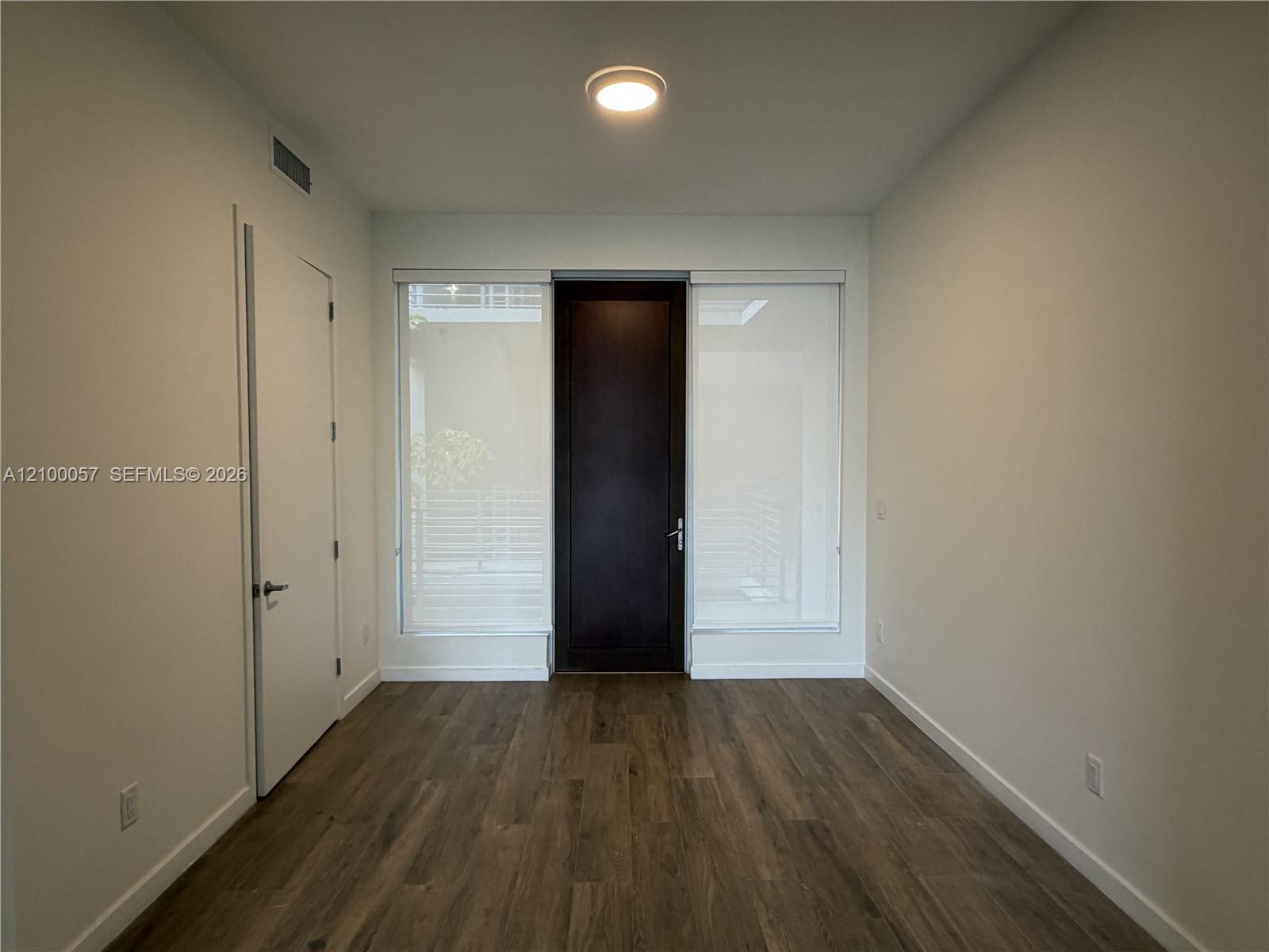 529 Sw 11th Street 203 Property Photo 7