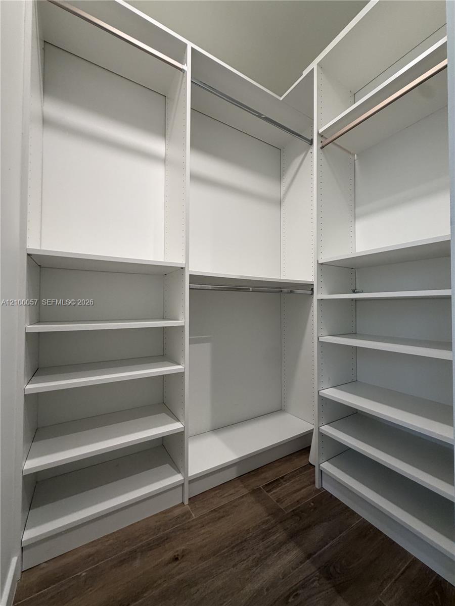 529 Sw 11th Street 203 Property Photo 12