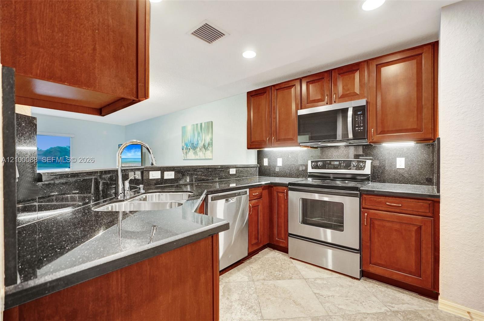 5929 Royal Way 5929 Property Photo 7