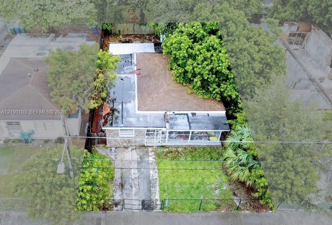 1085 Nw 25th Street Property Photo 1
