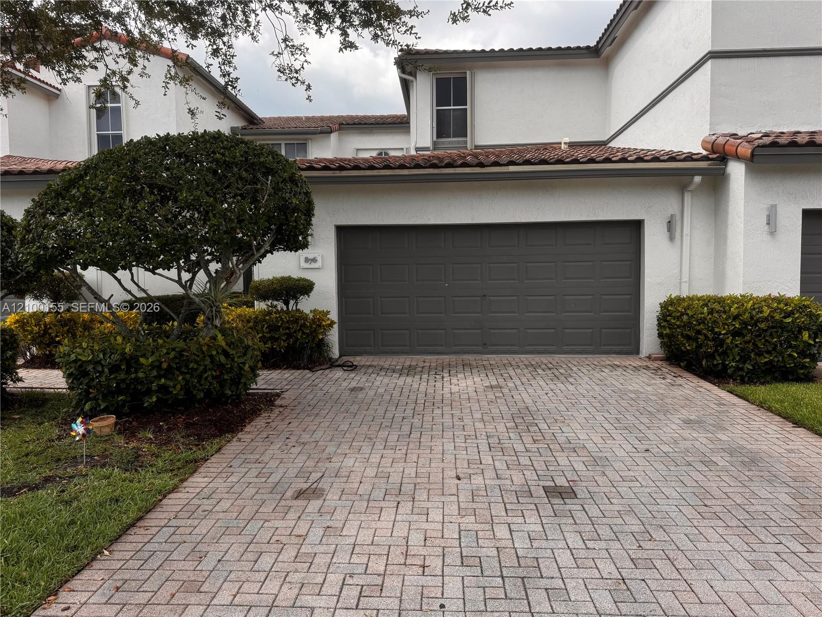 876 W Spinnaker Drive W Property Photo 1