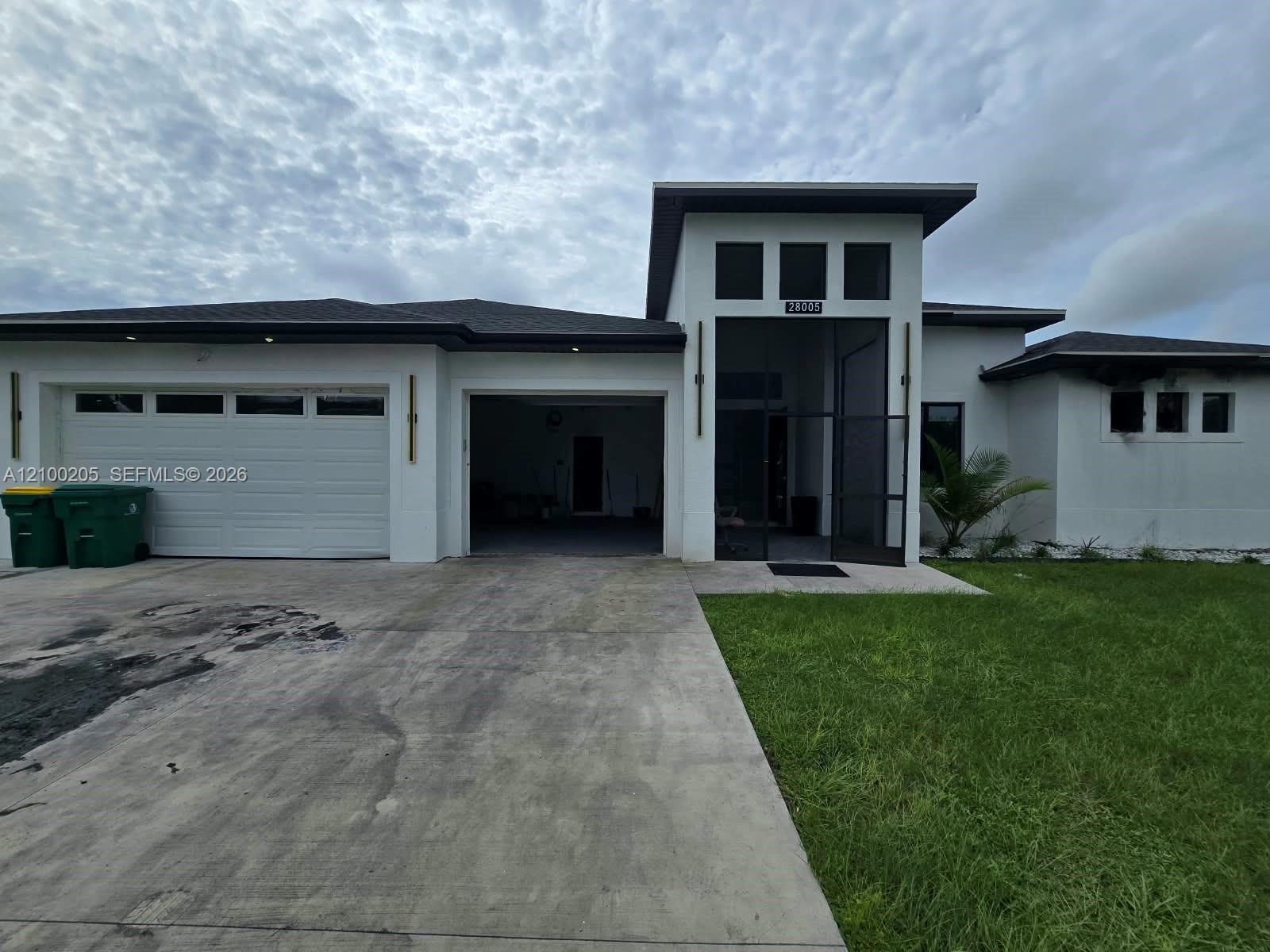 28005 Pasadena Drive Property Photo 1