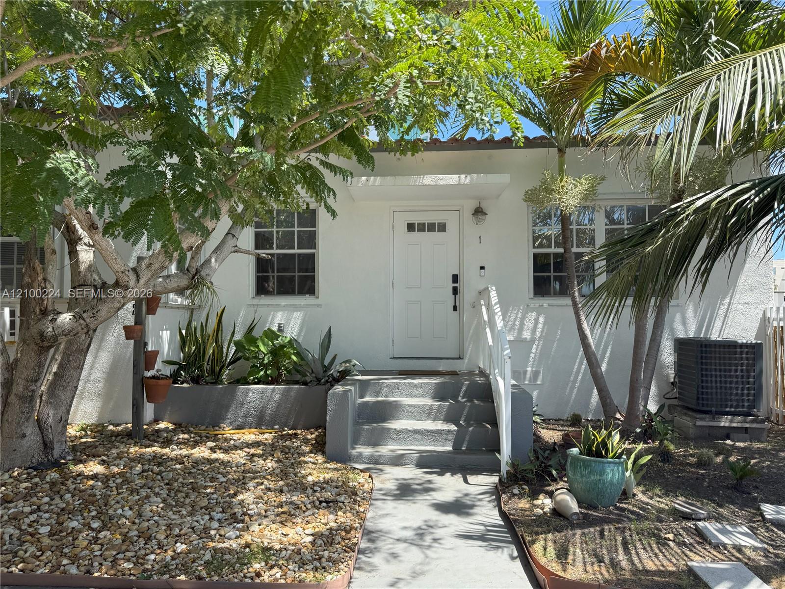 8401 Crespi Boulevard Property Photo 1
