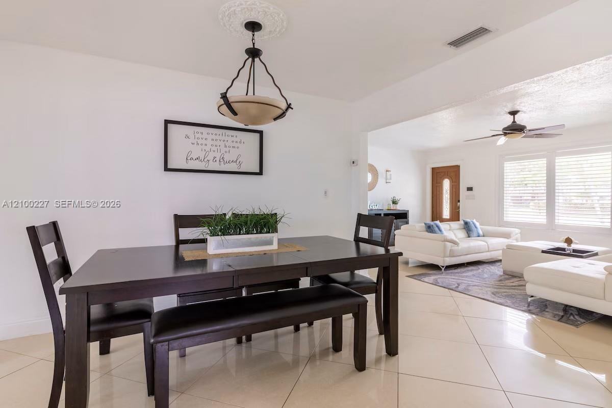 10911 Taft Street Property Photo 7