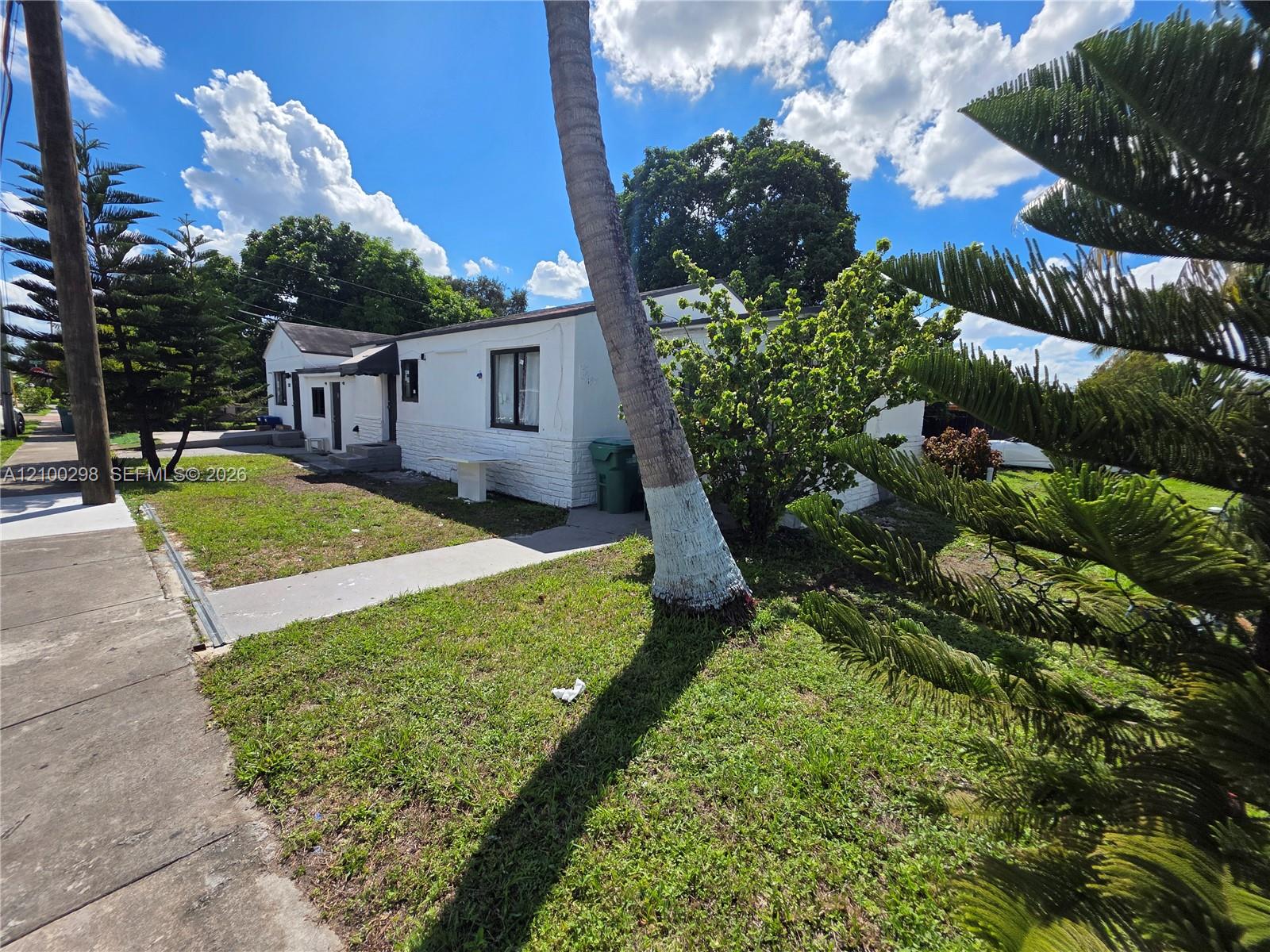 1102 Nw 103rd Street Property Photo 3