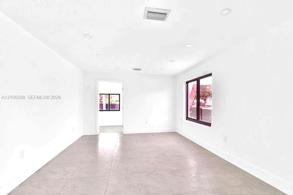 1102 Nw 103rd Street Property Photo 12
