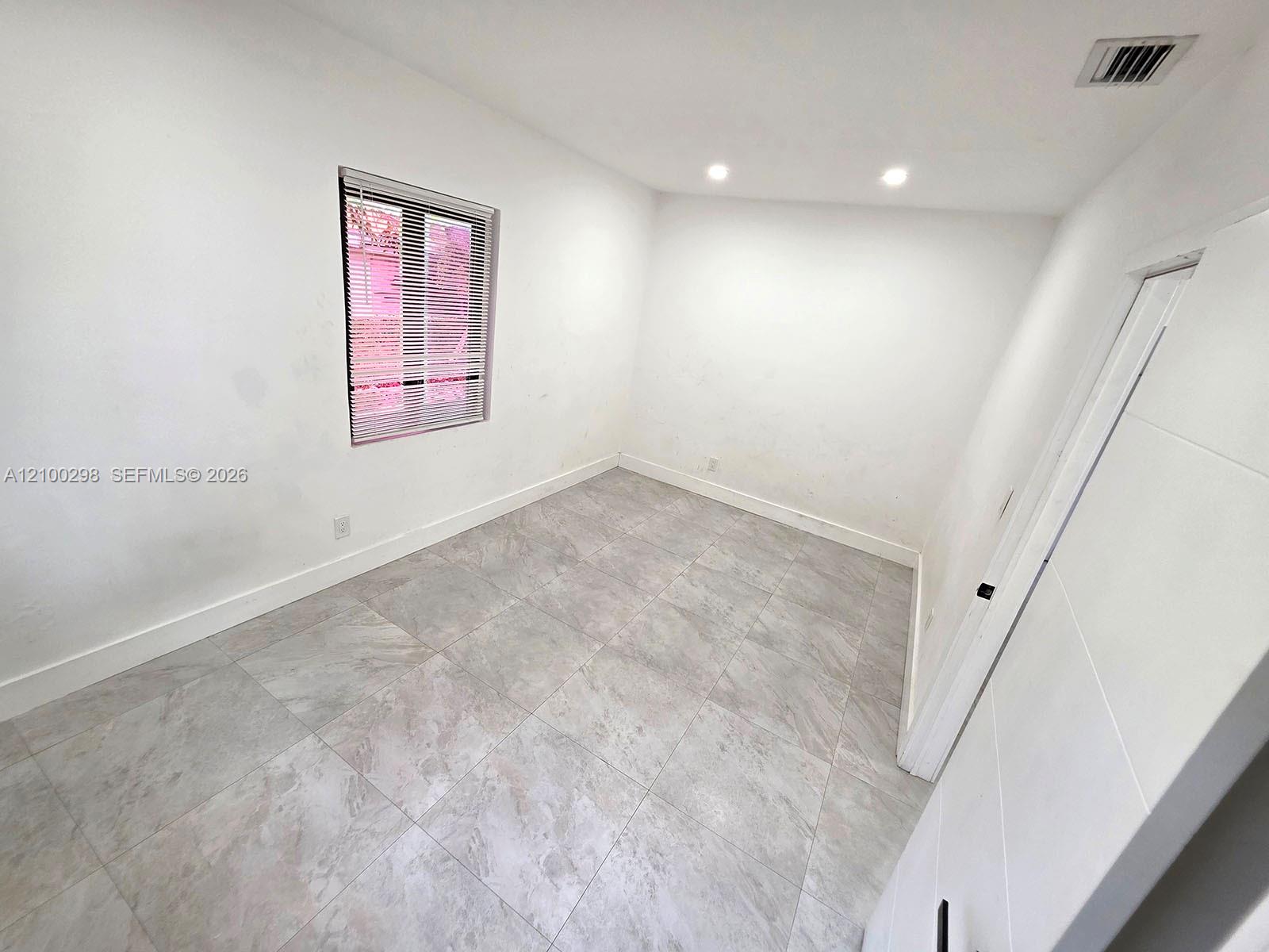 1102 Nw 103rd Street Property Photo 28