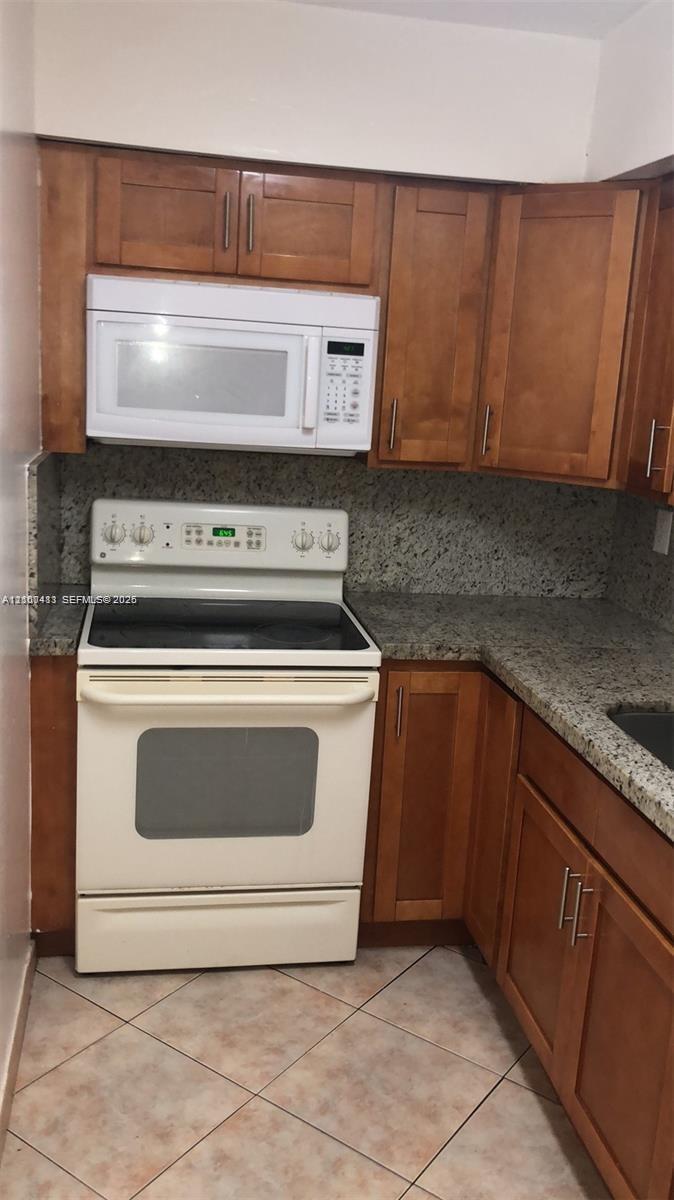 4709 Nw 7th Street 306-9 Property Photo 7