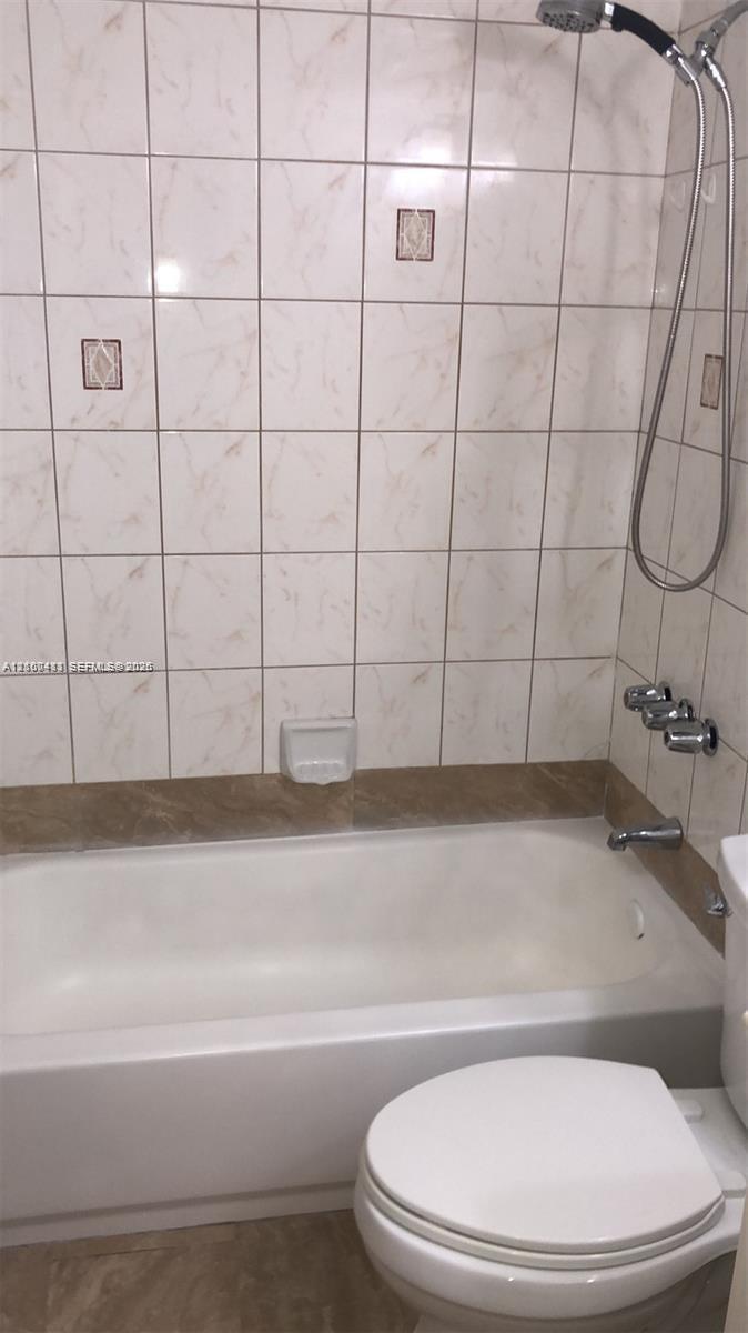 4709 Nw 7th Street 306-9 Property Photo 9