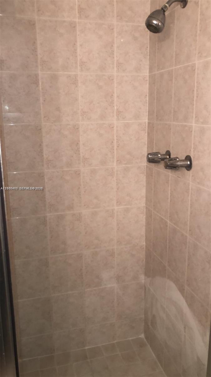4709 Nw 7th Street 306-9 Property Photo 11