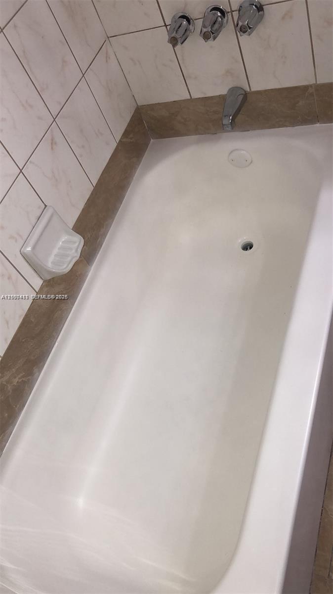 4709 Nw 7th Street 306-9 Property Photo 12