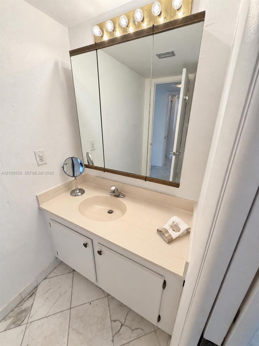 9273 Collins Avenue 912 Property Photo 17