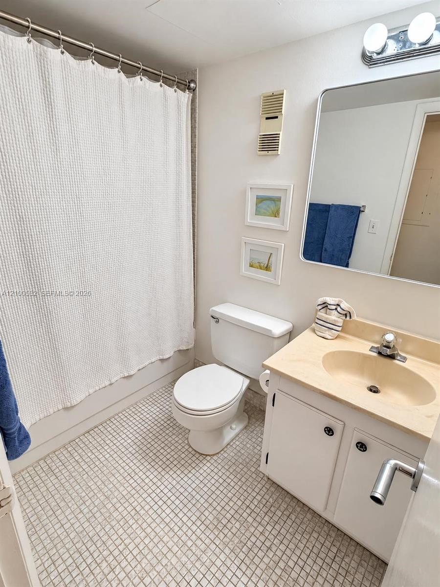 9273 Collins Avenue 912 Property Photo 20