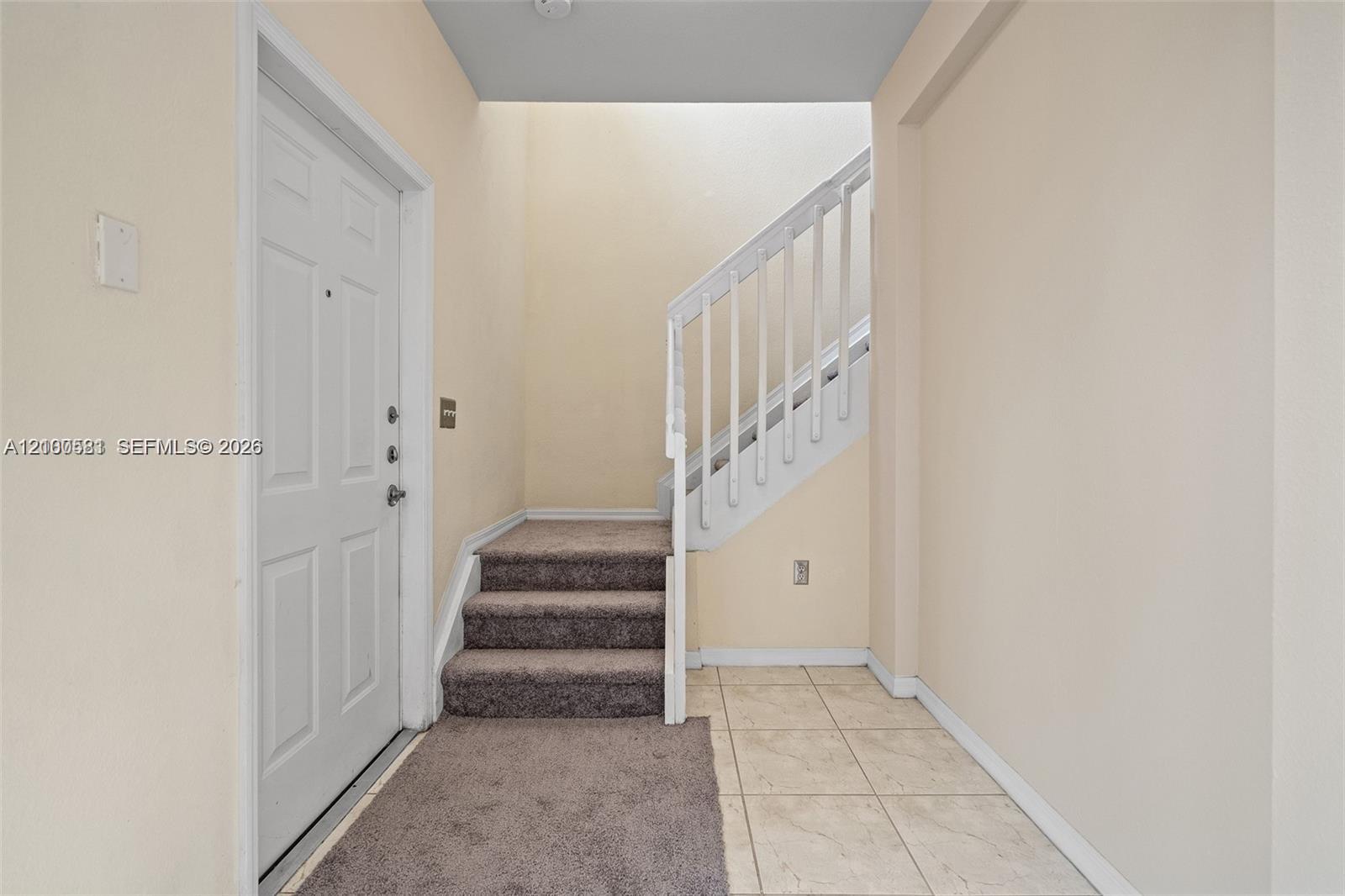 645 E Mowry Court Property Photo 2