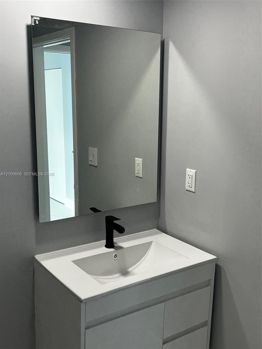335 S Biscayne Boulevard 3500 Property Photo 17