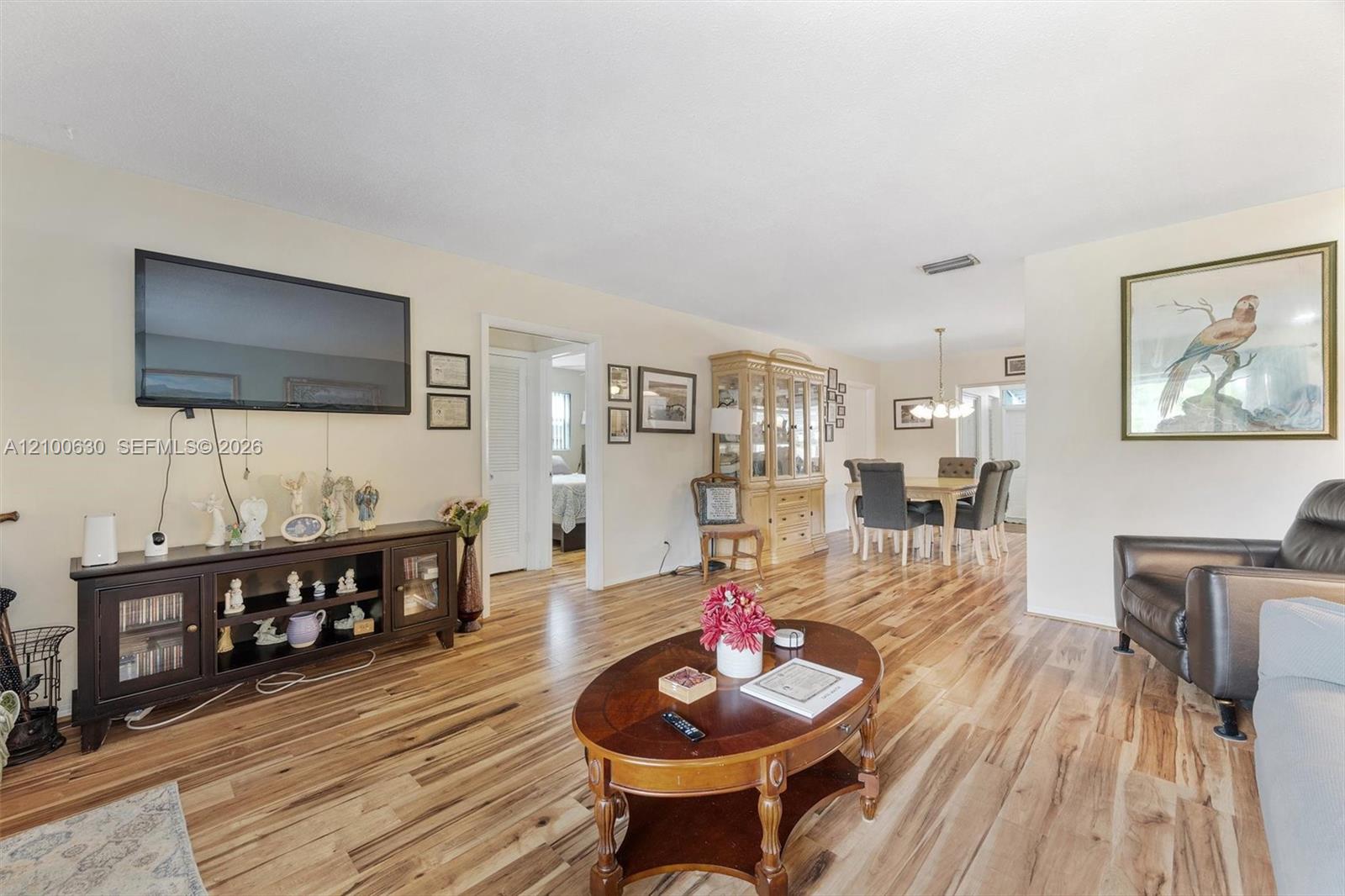 540 S Rainbow Drive Property Photo 8