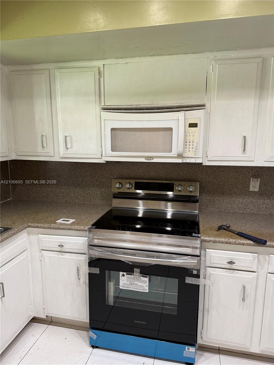 1420 Sw 28th Avenue 6 Property Photo 1