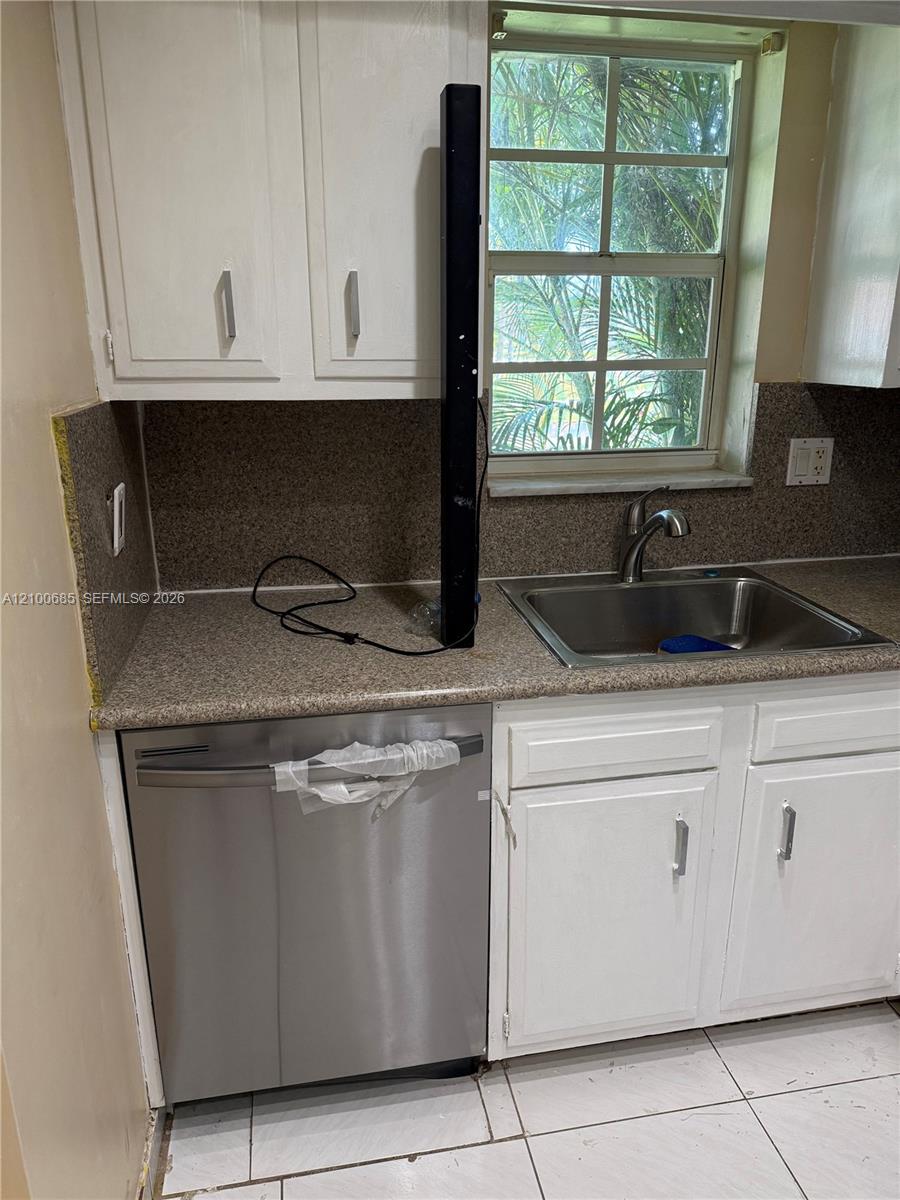 1420 Sw 28th Avenue 6 Property Photo 2