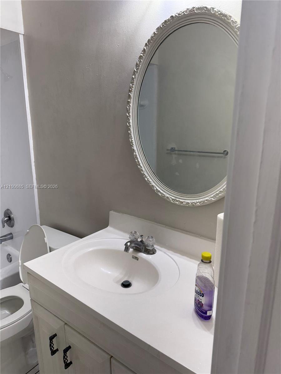 1420 Sw 28th Avenue 6 Property Photo 11