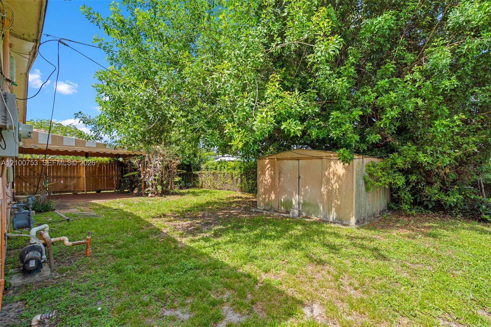17500 Nw 11 Avenue Property Photo 8