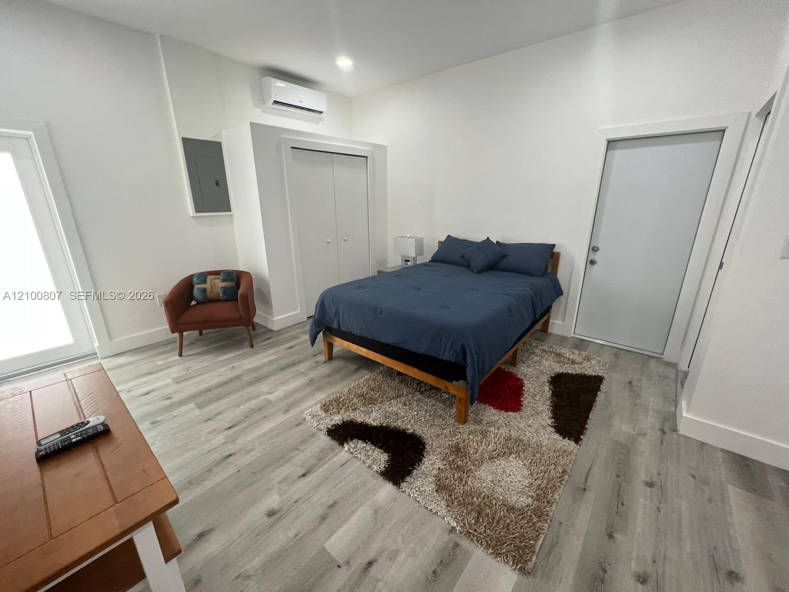 A12100807 Property Photo 2
