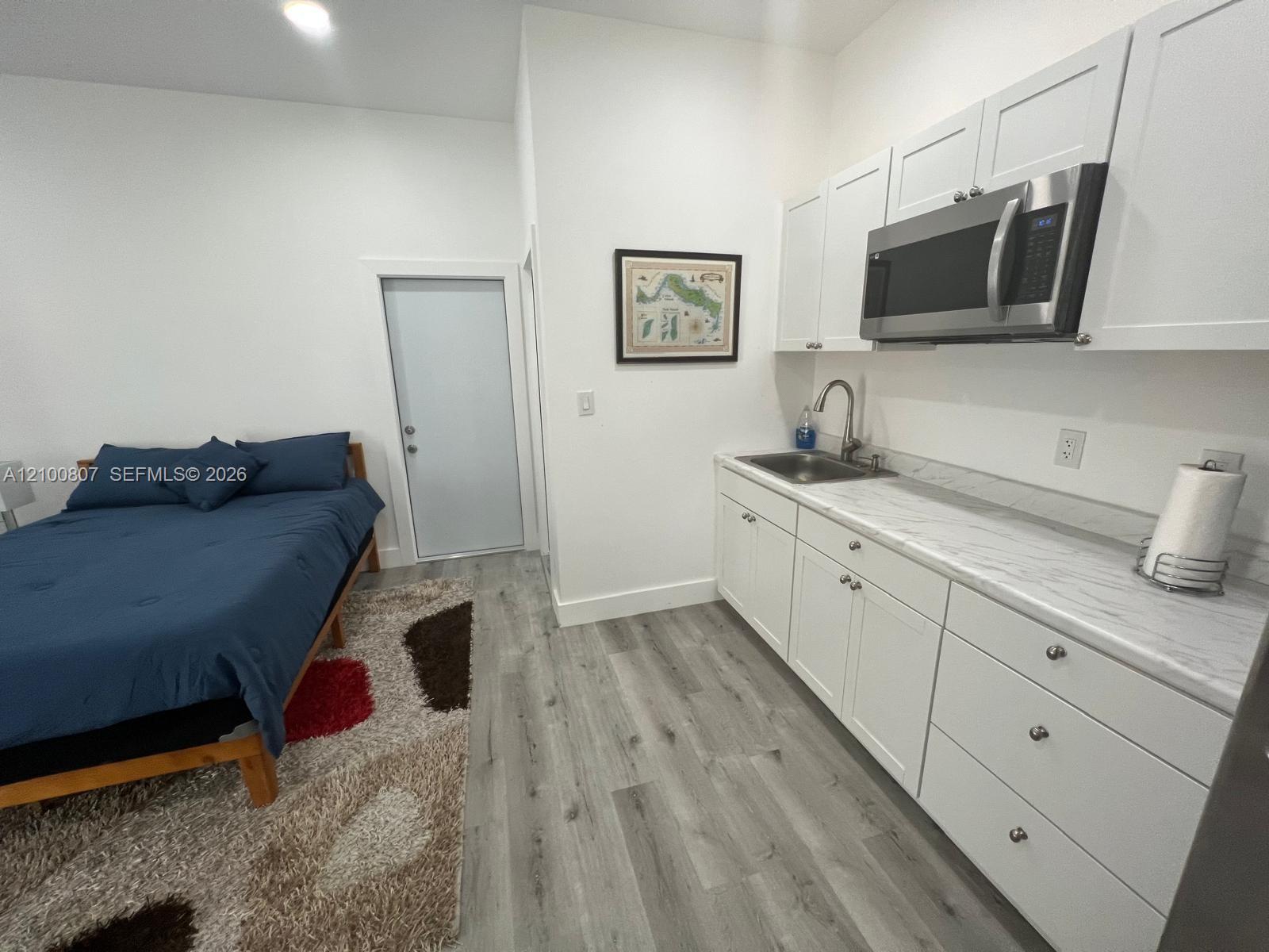 A12100807 Property Photo 3