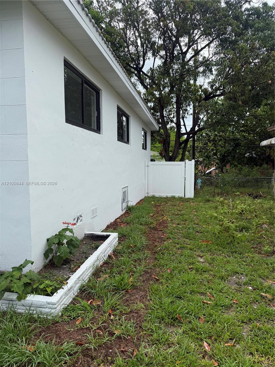 12615 N Miami Avenue Property Photo 6