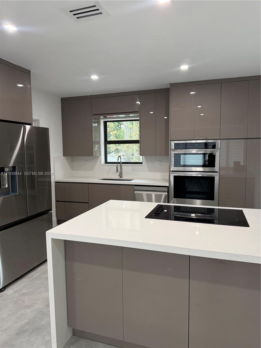 12615 N Miami Avenue Property Photo 19